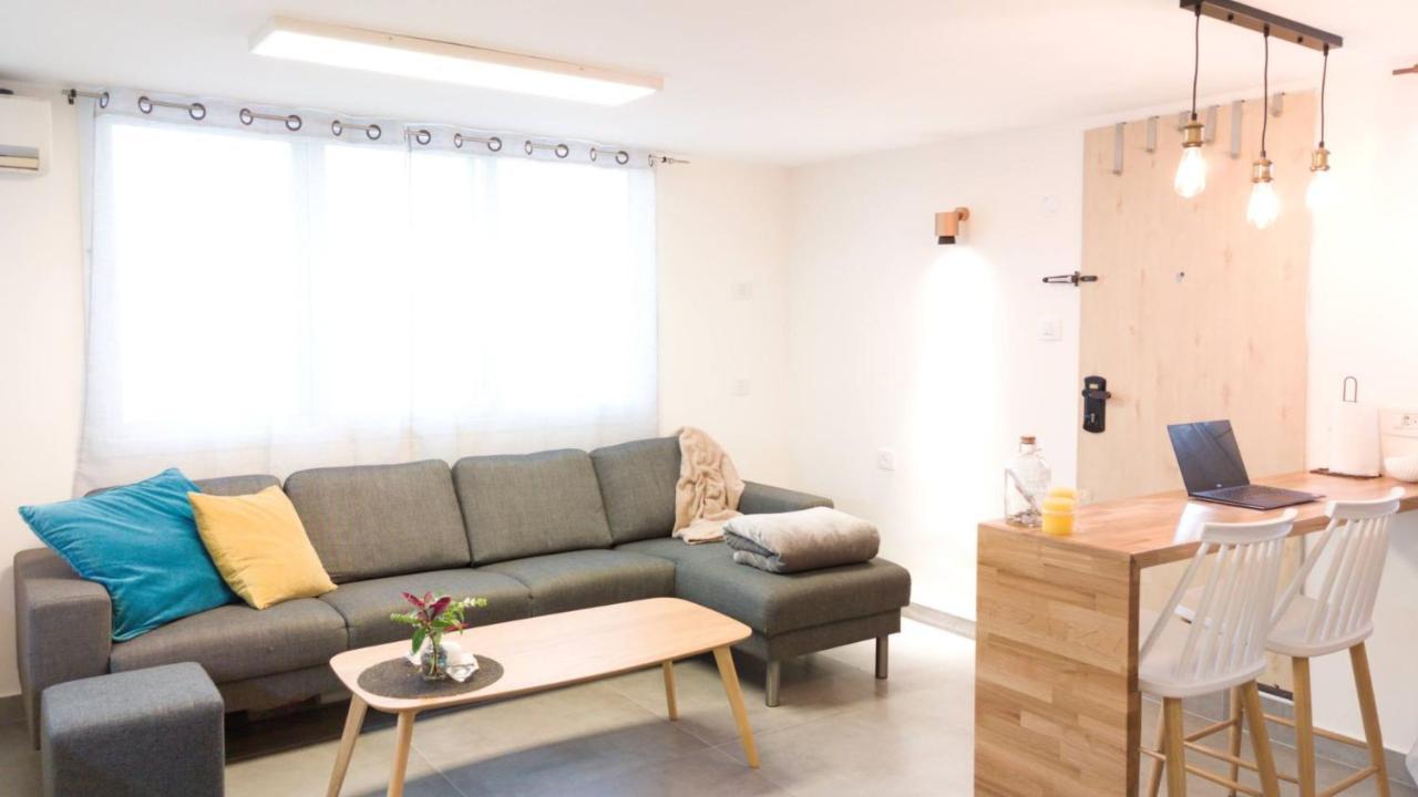 Primrose Boutique Apartment أشدود المظهر الخارجي الصورة